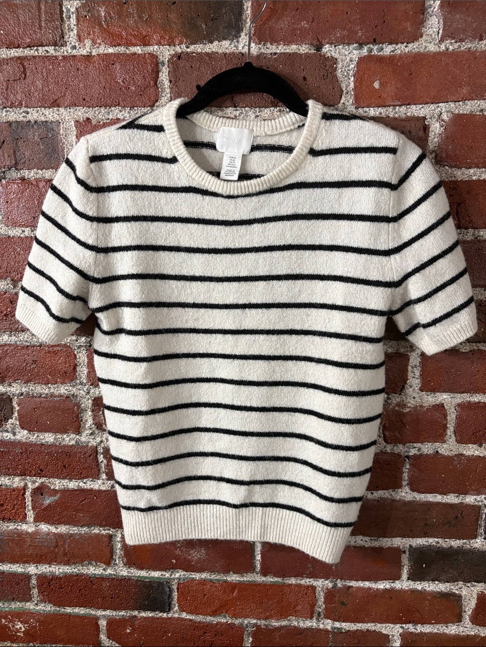 H&M Women's Cream and Black Striped Short-Sleeve Sweater